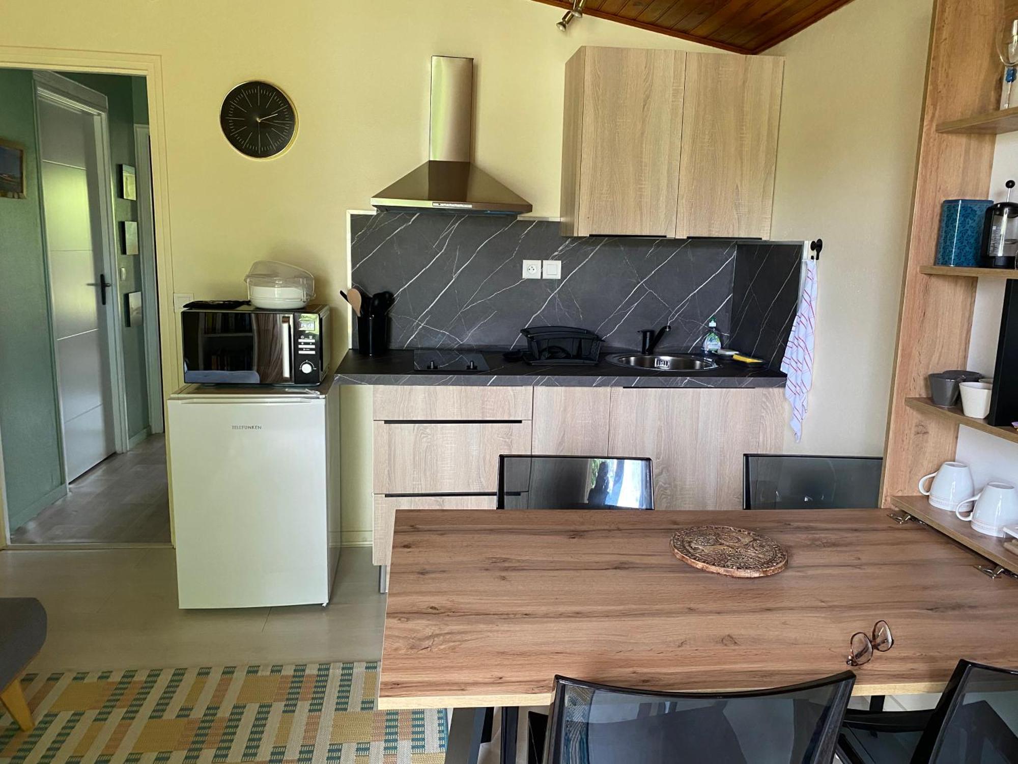 Appartement Avec Jardin Le Porge Exterior photo